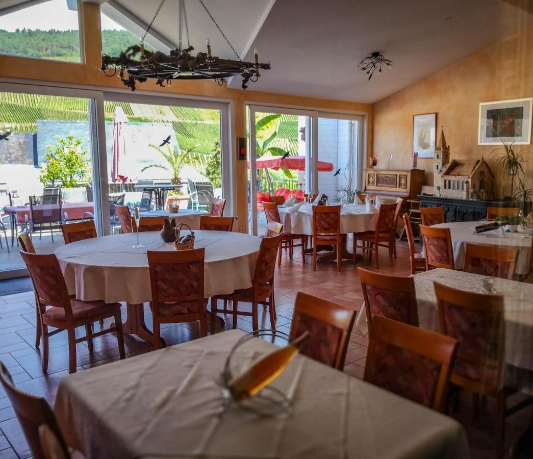 Weinhaus Burg-Schneider Hotel Reil Buitenkant foto