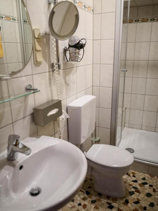 Weinhaus Burg-Schneider Hotel Reil Buitenkant foto