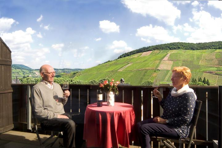 Weinhaus Burg-Schneider Hotel Reil Buitenkant foto